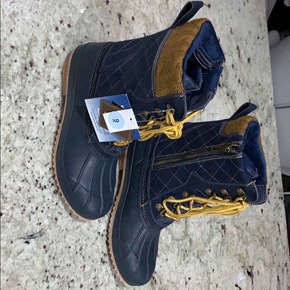 Brand New Khombu Women’s Winter /Rain Boots Size 9 - Picture 2 of 5